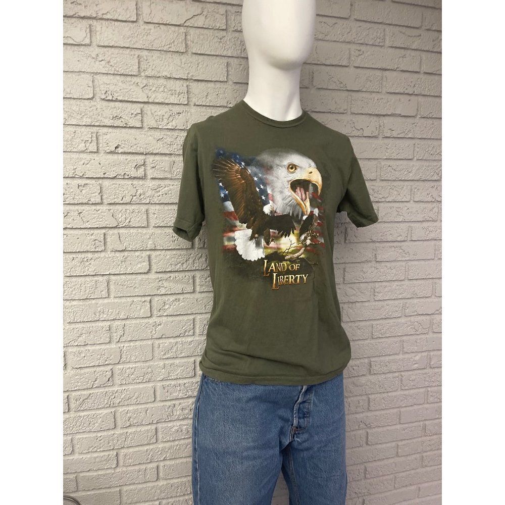 Lifestyle Classics Graphic T-Shirt Size L